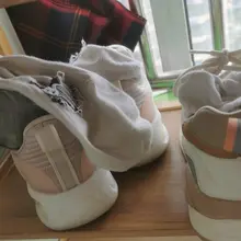 粉丝吐槽对面住户臭袜子总是不洗扔在楼道里，可能是想让你打胶，给射满吧 #扫楼 #打胶 #射鞋 #足交 #丝袜 #臭脚 #恋足