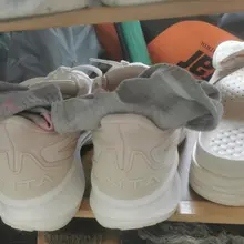 粉丝吐槽对面住户臭袜子总是不洗扔在楼道里，可能是想让你打胶，给射满吧 #扫楼 #打胶 #射鞋 #足交 #丝袜 #臭脚 #恋足