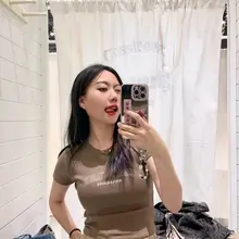 【投稿】前女友上海老师张慧妮，30少妇，天生长腿炮架，一对翘奶很会勾引男人，喜欢被无套内射，怀念射满她子宫时露出的魅惑表情。身材非常适合办公室后入，精液顺着长…