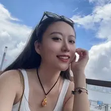 【投稿】前女友上海老师张慧妮，30少妇，天生长腿炮架，一对翘奶很会勾引男人，喜欢被无套内射，怀念射满她子宫时露出的魅惑表情。身材非常适合办公室后入，精液顺着长…