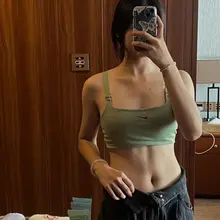 【投稿】体育生运动母狗陈雨欣，才19岁小母狗的狗龄就已经开始发骚，穿着个运动服天天勾引男学生，怎么藏都藏不住的大奶子供大家视奸，每天想着怎么讨好富哥然后好好被…