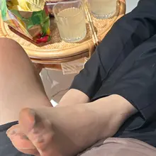 女王老婆加班回来的肉丝秀色可餐 #女王#踩踏 #踩鸡 #肉丝 #高跟鞋 #足交 #crush