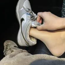 最爱媳妇裤里肉丝 运动鞋