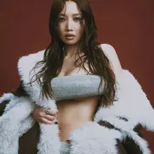 《VOGUE》杂志黄丽玲美腿硬照
