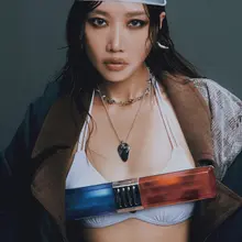《VOGUE》杂志黄丽玲美腿硬照