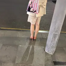 路边等车的身材超棒的小姐姐 #高跟 #美腿 #随手拍