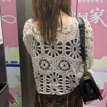 下楼偶遇腿超细的邻居小姐姐，从身上散发的浓烈香水味来看，这不是善茬😄 #随手拍 #美腿