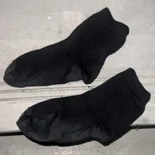 最讨厌小皮鞋乱放了！小皮鞋乱放可是要用穿的臭袜子来罚款的呦～