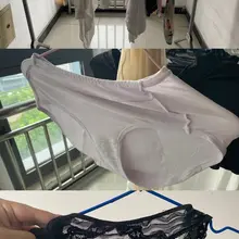 一看就是单身公寓，骚婊子按摩技师的衣架。（顺便让我来给你，接客时候穿的凉鞋来加加料吧）以后顾客看到你，凉鞋上精液的遗留的痕迹，就知道你卖逼卖淫的按摩骚鸡了