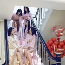 接上图，好骚啊，同时是4个女人的好友。要是能舔到她们的腿和脚就好了！太丝滑了。#美腿#丝袜#少妇#恋足