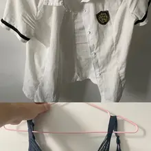 一看就是单身公寓，骚婊子按摩技师的衣架。（顺便让我来给你，接客时候穿的凉鞋来加加料吧）以后顾客看到你，凉鞋上精液的遗留的痕迹，就知道你卖逼卖淫的按摩骚鸡了