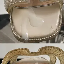 一看就是单身公寓，骚婊子按摩技师的衣架。（顺便让我来给你，接客时候穿的凉鞋来加加料吧）以后顾客看到你，凉鞋上精液的遗留的痕迹，就知道你卖逼卖淫的按摩骚鸡了