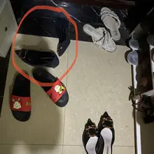 人生真就是处处充满遗憾啊，找到了自己喜欢的点想蹲一波女主穿高跟的画面（于是故意把精液抹匀留了一点精液在高跟鞋里）没想到女主一开门，人是看到了，但是压根就没瞧门…