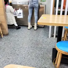 两组牛仔裤少妇 #紧身牛仔裤 #街拍 #少妇