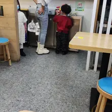 两组紧身牛仔裤 #街拍 #紧身牛仔裤 #少妇 #偷拍