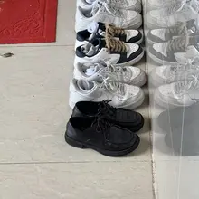 再次回访隔壁合租姐妹的空军白袜 袜子都穿黑了 超级纯正的脚臭味 还很多汗 刚脱下来就拿回房间里肆意把玩 一边闻臭味一边套着玩 顶级姐妹原味了属于是 群内已更新…