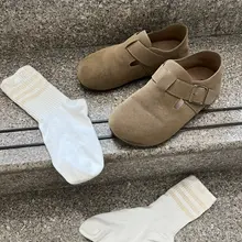 这个小姐姐是真的喜欢勃肯鞋，勃肯鞋里塞袜子🧦，都帮我了做了有几期内容了。希望继续把袜子和鞋子放下去，我会继续笑纳的