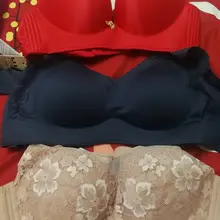同好投稿自己的熟女妈妈的奶罩，奶罩都是34B的光面奶罩，很能凸现熟女的特征，光面奶罩玩的也是真的爽😍