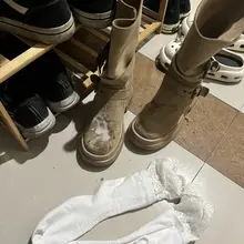 这才是冬天该有原味，超绝靴子配白丝袜套