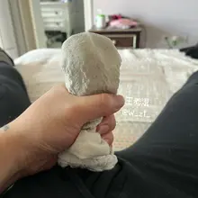 这两天有点感冒，先不做爱了，用一下兄弟@shaonvxin66 媳妇的原味袜子，是我最爱的味道了，之前的库存不得不拿出来玩一下了 #原味 #白袜 #射袜