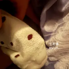 【射袜实拍】兄弟返图，狠狠射在家妻臭棉袜上，附家妻上脚图 #原味 #棉袜 #射袜 #袜控