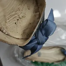 有脚印和脚泥的公主鞋，有人想要吗，找个重度闻鞋爱好者