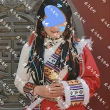 天渐渐热了 办公室的女生们开始备一双拖鞋在办公室换着穿 好久没打每天看着真的心痒难耐 特别都是长相不错的美女 视频一对女主一 视频二对女主二 她俩最频繁的换…