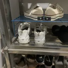 #射鞋 #玩鞋 #扫楼 #打胶 下班点乘着姐姐还没到家，在姐姐家门口强行操了一波姐姐的vans...看着上上下下的电梯真是爽翻了！太他妈刺激了！