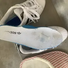 #射鞋 #玩鞋 #扫楼 #打胶 看着虚掩的门，在门口等了半天总算是功夫不负有心人啊，闻着还带着温度的骚拖鞋，干着臭臭的贝壳头，真是太爽了！