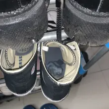 #射鞋 #玩鞋 #扫楼 #打胶 本来想去玩下少妇姐姐的鞋的，可惜她不在家...估计是出去玩了吧。希望姐姐今天多拍点美照好让我欣赏啊😁既然姐姐不在家，那就安排双…