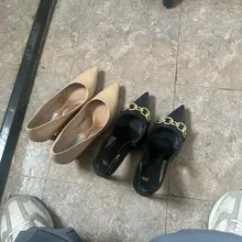 还有双杏色高跟，一起保养，雨露均沾。