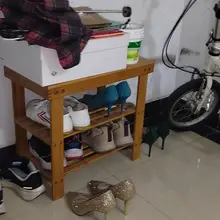 现在扫楼是越来越难了。今天就这家的鞋还行，这双绿色的高跟我还挺喜欢。