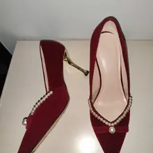 同好投稿，漂亮女邻居的婚鞋，红色高跟。