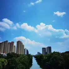最近的云都跟童话似的