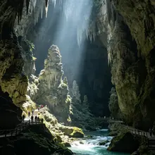 🇨🇳湖北利川苏马荡，国内小众避暑黑马，整座山城藏在林海，腾龙洞恒温18℃，进洞瞬间解暑，苏马荡云端小镇云雾缭绕，溪流、瀑布随处可见。 #大美中国