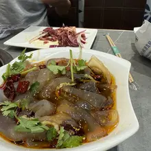 大家知道国内哪里的烤肉最有名不？可以留言给我～