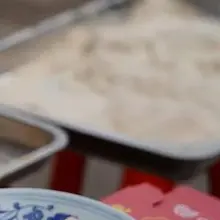 🍬时光流转，江西抚州金溪的街巷里，一缕甜香格外绵长。那是非遗藕丝糖的味道，似雪团轻拢，如藕丝缠绕，入口即化的甜里，藏着金溪人数百年的烟火记忆，也裹着省级非遗的…
