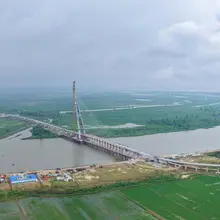 5月20日，江西南昌市鄱阳湖旅游公路将军洲大桥主塔顺利封顶，刷新“世界最高组合结构斜塔”的纪录，标志着大桥主体工程全部完工。🇨🇳🇨🇳🇨🇳