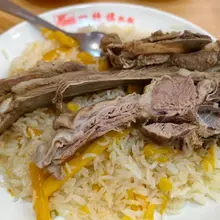 一杆旗抓饭。