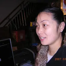 真正的高级美，不是网红女星般的浓妆艳抹，而是把生活的痕迹都化成了气质的一部分，形成的一种经得起时间考验的、有温度的真实美。