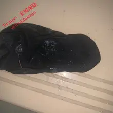 經常玩這個妹子的鞋子 她經常把臭襪子放在鞋櫃里 這次沒忍住 射到了襪子里 #全城搜鞋 #掃樓 #打膠 #射鞋 #戀足 #足交 #棉襪 #平底鞋