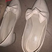 一路尾隨 親眼看著妹子脫下來的鞋子 還看到了妹子的裸足 太滿足了 鞋子溫熱 好好保養 #全城搜鞋 #掃樓 #打膠 #射鞋 #戀足 #足交 #高跟鞋