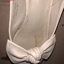 一路尾隨 親眼看著妹子脫下來的鞋子 還看到了妹子的裸足 太滿足了 鞋子溫熱 好好保養 #全城搜鞋 #掃樓 #打膠 #射鞋 #戀足 #足交 #高跟鞋