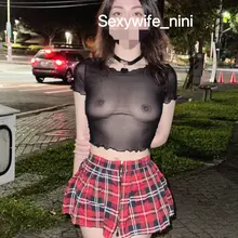 路過的車都在看，還故意開很慢 他們的視線讓我身體好燙 越是羞恥，下面越是濕到不行 #露出 #母犬 #白虎 #調教 #原味商品 #套圖影片訂製