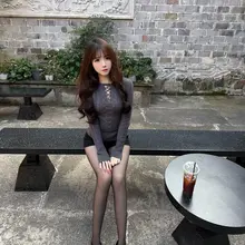 哥哥说黑丝+平底鞋 百看不厌。 被议论也是最多的 他几个朋友都问他怎么莫名其妙多了个妹妹！ #黑丝 #女大