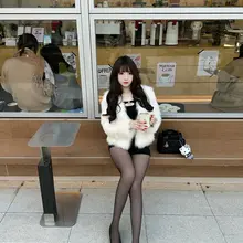 黑白配！ 快来私聊我 说说看 你最喜欢我哪一身打扮！ #黑丝 #女大