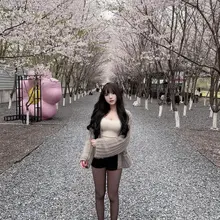 到此一游 游客风 被老哥拉着营业 来看🌸 我看🌸 他们在看什么！？ #黑丝 #女大