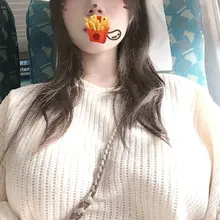 請問要怎麼樣禮貌的跟前座要一根薯條，真的好香喔...