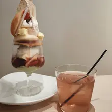 おはラーメン🍜 昨日ガールズ達としゃべくり倒してパフェ🍨とラーメン🍜キメて帰って爆睡したらなぜか夢の中で撮影してる夢見たよ😂 夢の中でも充実してるってコト!?…