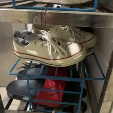 #射鞋 #玩鞋 #扫楼 #打胶 昨天出门的时候碰到少妇姐姐和她老公回来，可以看得出来她老公对我的车很有兴趣，那是一步三回头啊。只是他不知道的是，我也是一步三回…